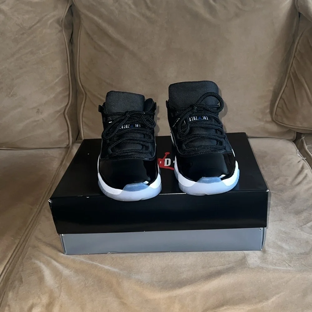 JORDAN 11 RETRO LOW 'SPACE JAM' Men Size 8 - Picture 3 of 10